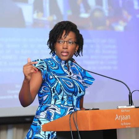 Sandrine Mubenga décroche un brevet américain pour une innovation révolutionnaire sur les batteries lithium-ion.