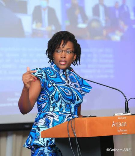 Sandrine Mubenga décroche un brevet américain pour une innovation révolutionnaire sur les batteries lithium-ion.