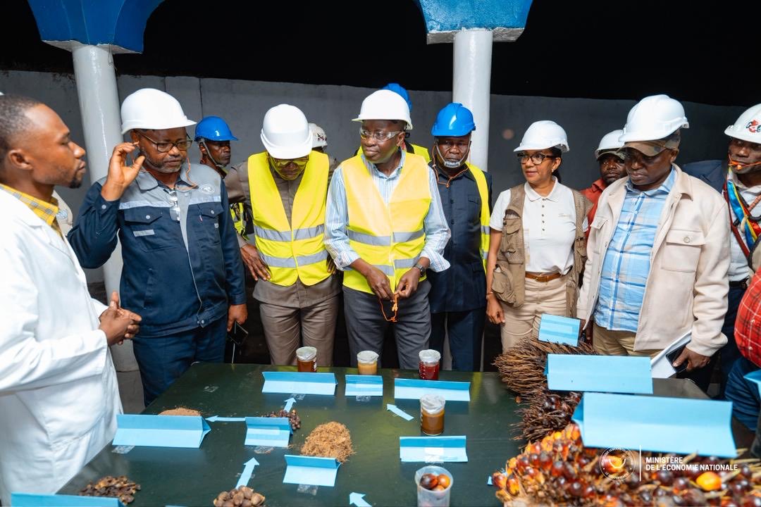 Diversification économique : Le ministre Mukoko Samba inspecte les installations de PHC à Yaligimba