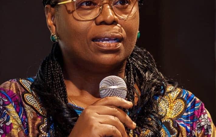 Nelly Tshela Mutay : La Voix du Leadership et l&rsquo;Architecte de l&rsquo;Éloquence en RDC