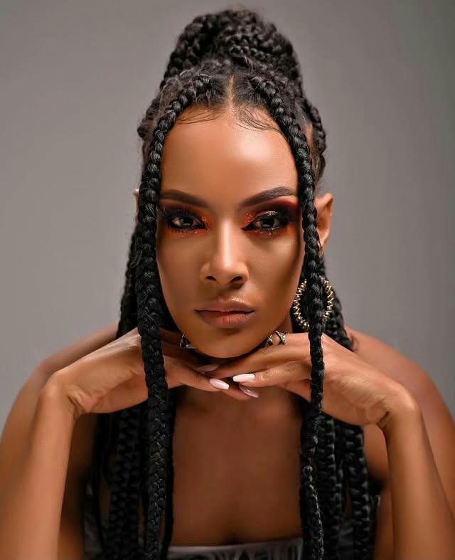 HELARA TESFAYE : LA FORCE VISIONNAIRE DE LA MODE ÉTHIOPIENNE MODERNE.